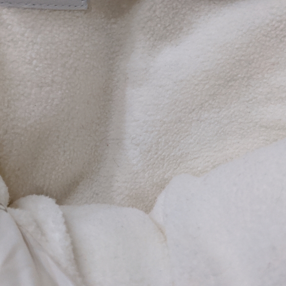 Girls white puff vest - Picture 5 of 6